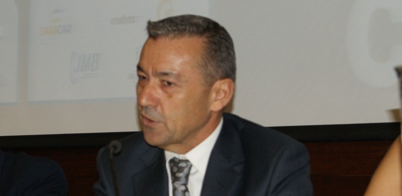 Rivero reclama revisar la pol�tica de transporte