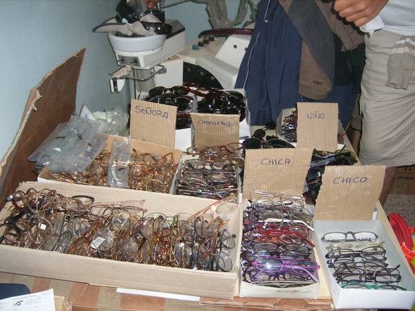 El Hospital Dr. Negr�n recoge en sus �Puntos Verdes� m�s de 300 gafas usadas