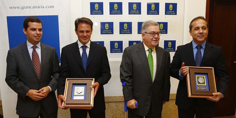 Monz�n y D�niz reciben el reconocimiento del Cabildo 