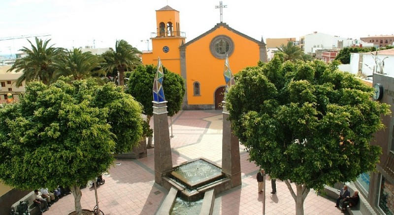 Las Fiestas de San Rafael de Vecindario arrancan con el preg�n y Encantadoras