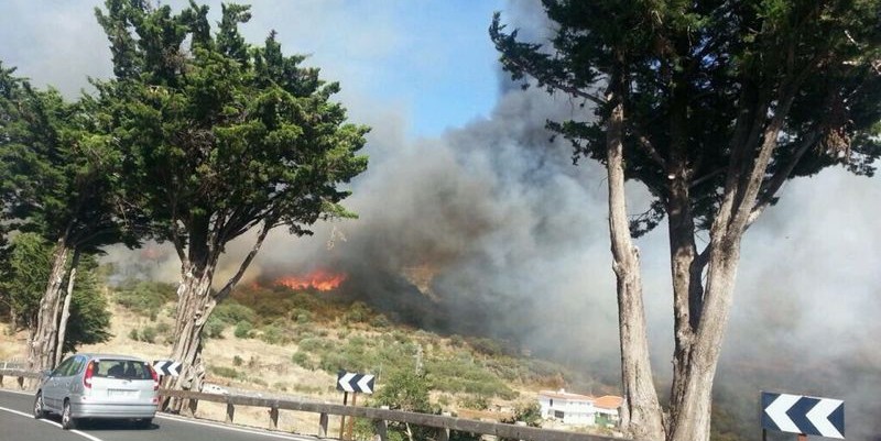 El incendio pasa a Nivel 2 asumiendo las labores de extinci�n el Gobierno regional