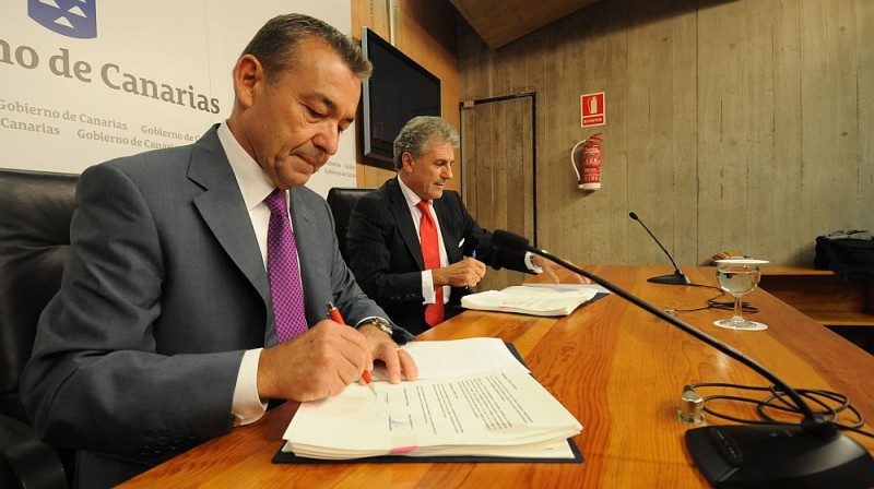 Gobierno y Banco Santander firman un acuerdo para impulsar el cr�dito a las empresas y a los aut�nomos 