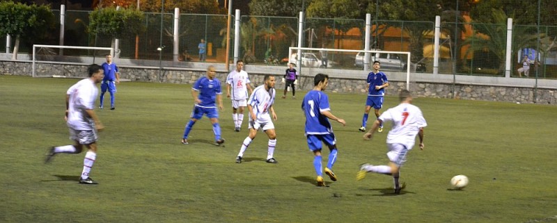 La U. D. San Fernando sale derrotada 2 � 0 en su visita al l�der el Sporting San Jos�