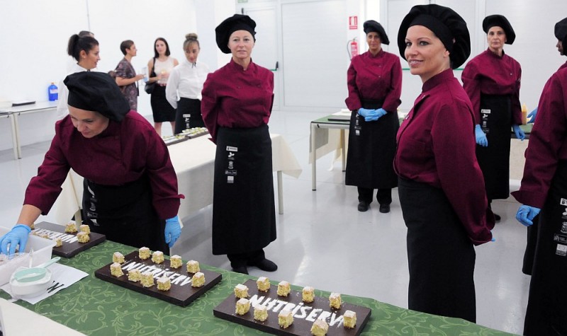 Presentan a empresarios de hosteler�a el  taller de empleo Nutriserv  