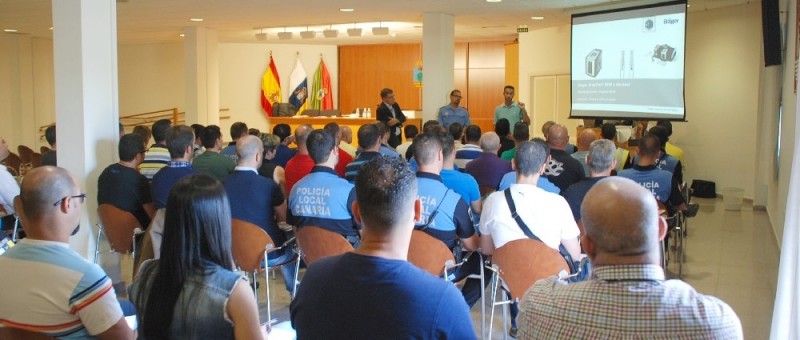 Polic�as locales de la comarca del Sureste mejoran la seguridad vial con los nuevos test de drogas 