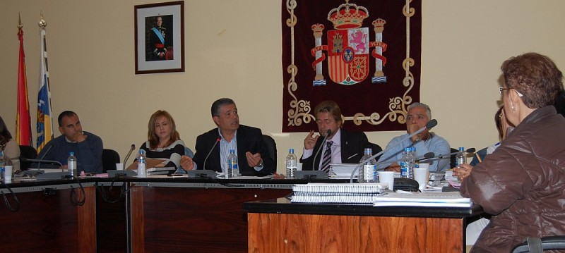 Mog�n cambiar�a su reglamento si el Diputado del Com�n extiende su sugerencia a todas las instituciones