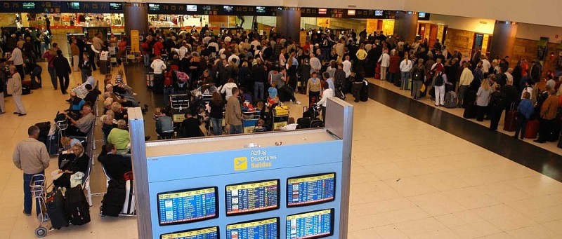 Canarias recibe en octubre la visita de 995.671 pasajeros extranjeros, un incremento del 8,27% 