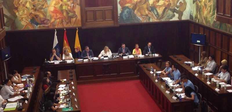 Los Salesianos se imponen al IES Faro Maspalomas en la II Liga de Debates del Cabildo