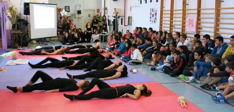 Miles de alumnos de los institutos del municipio se comprometen contra la violencia de g�nero