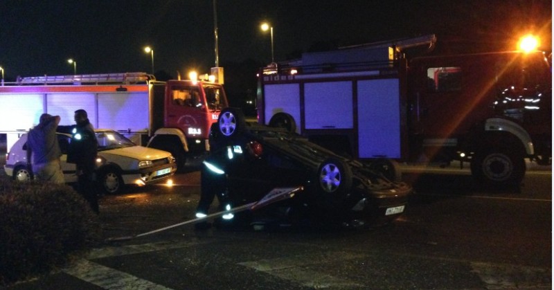 Herido leve al volcar su veh�culo en la avenida Turoperador Tui