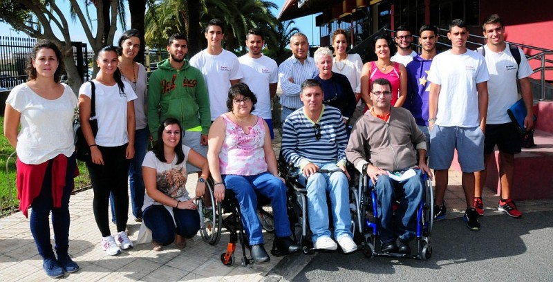 �C�mo me muevo en esta silla de ruedas?