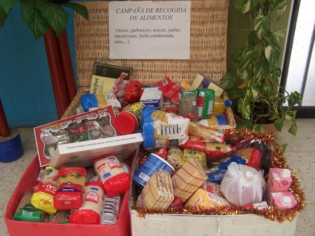 Mog�n pone en marcha la campa�a de recogida de alimentos