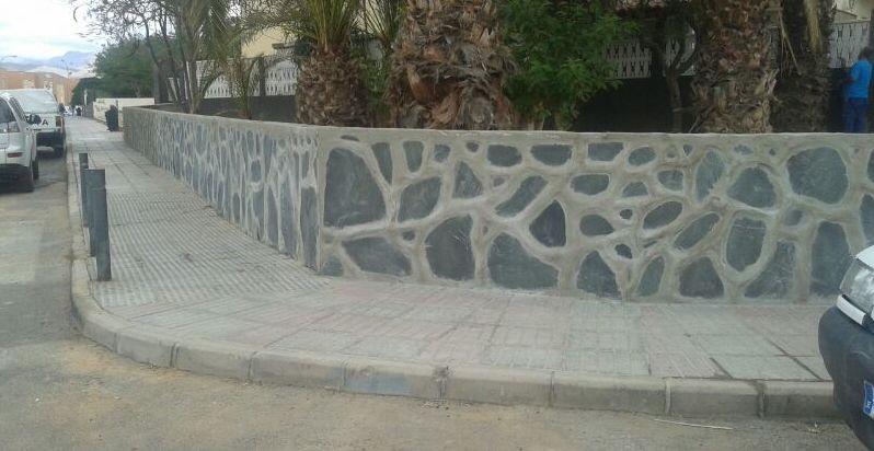 Termina la obra del muro de la calle Secundino Delgado 