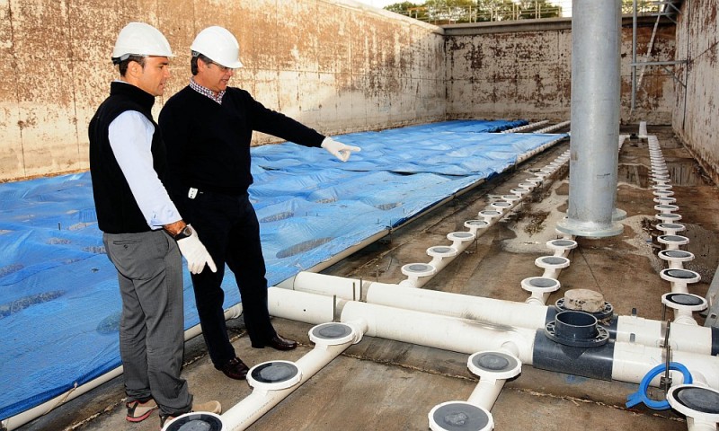 La depuradora de El Tablero renueva todos sus difusores con 170.000 euros