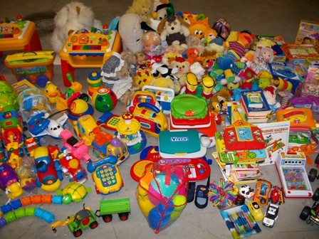 Empresarios del Pol�gono de Arinaga recogen juguetes y alimentos en la campa�a  �Navidad Solidaria� 