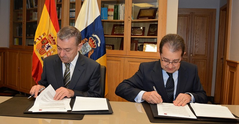 Gobierno y Banco Popular firman un acuerdo de 200 millones para la modernizaci�n tur�stica