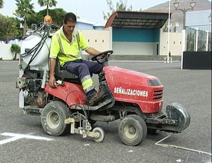 Ag�imes crea nuevos aparcamientos en la Plaza de Arinaga 