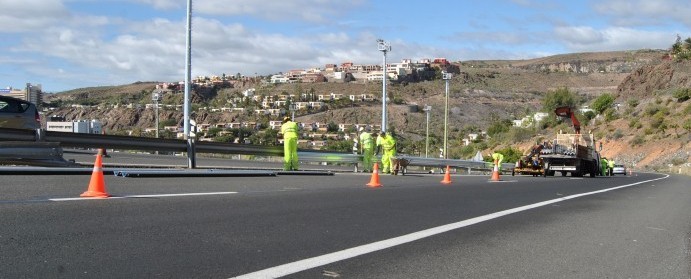 Renuevan 131 tramos de vallas de la Avenida de Europa antigua GC-500