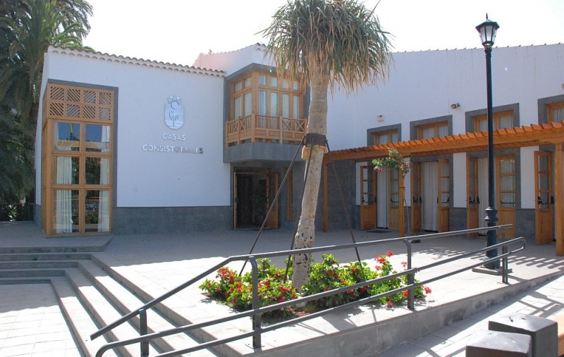 Escuela Luj�n P�rez, Fundaci�n C�sar Manrique y Roque Calero, propuestas a Premios Canarias