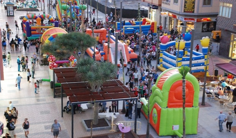 La zona peatonal de Vecindario celebra este domingo una fiesta infantil de la Navidad
