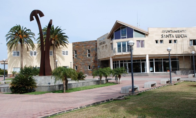 Un nuevo convenio de Santa Luc�a con Empleo da trabajo a 43 personas