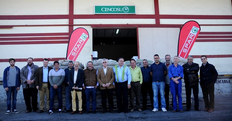 SPAR Gran Canaria entrega 27.000 kilos de semillas de papa a diez agricultores