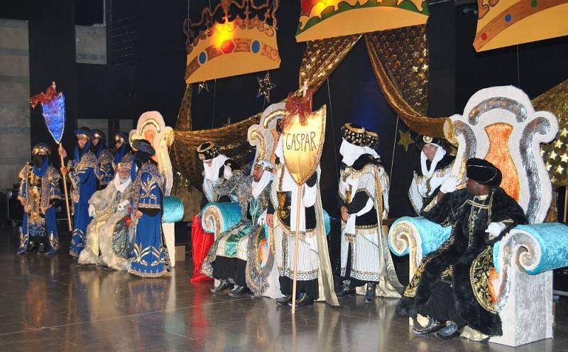 La cabalgata de los Reyes de Maspalomas se convirti� en una gran fiesta 