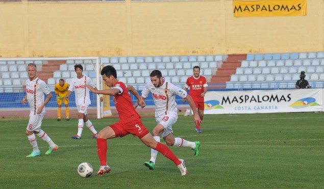 El Augsburg primer finalista de la XXIX edici�n del Torneo de F�tbol de Maspalomas