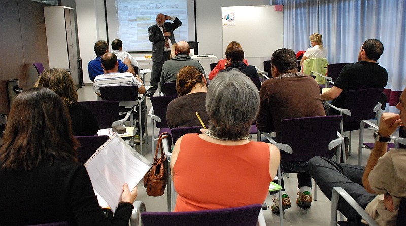 Emprende Santa Luc�a abre el nuevo plan de formaci�n para empresarios y emprendedores del municipio