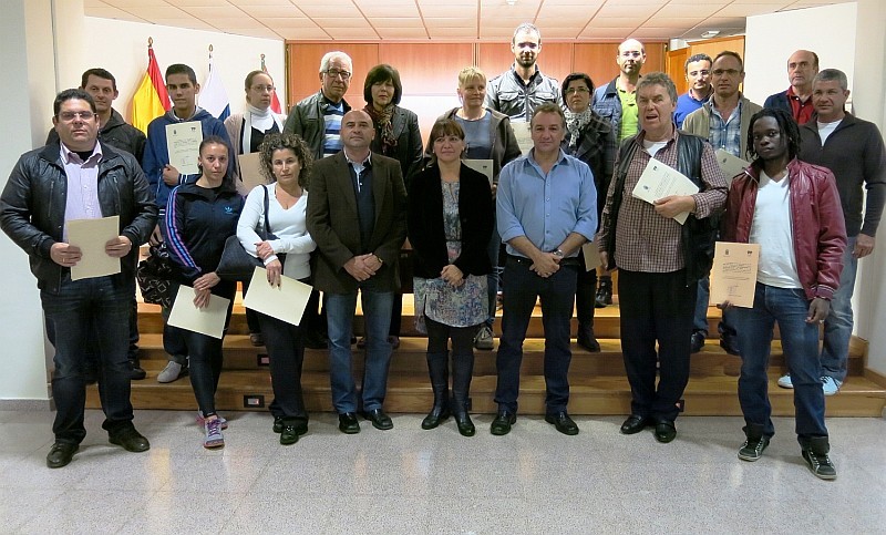 Emprende Santa Luc�a entrega diplomas a medio centenar de empresarios y emprendedores locales 