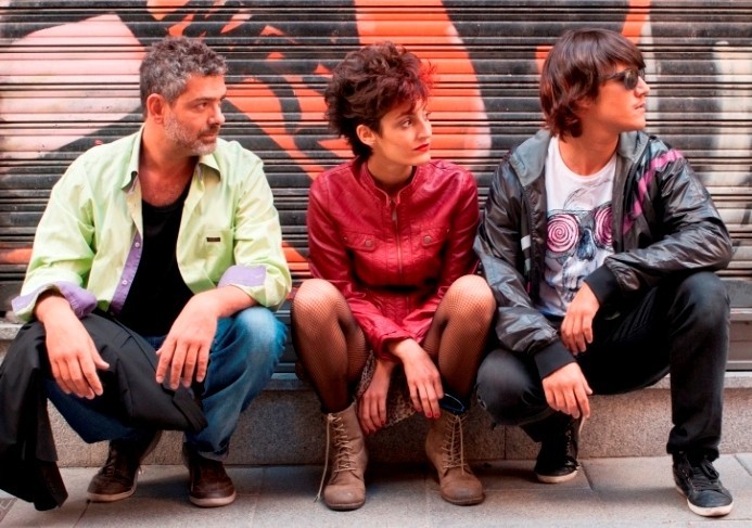 Mog�n acoge en la Carpa de la Cultura la presentaci�n de la banda �Salt and Diamonds�