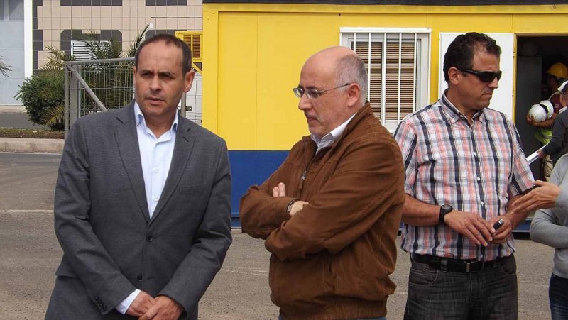  Antonio Hern�ndez Lobo y Antonio Morales visitan las obras del Mercado Agr�cola del Sureste