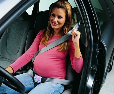 Los cinturones de seguridad especiales para embarazadas reducen el riesgo de da�o fetal en caso de accidente
