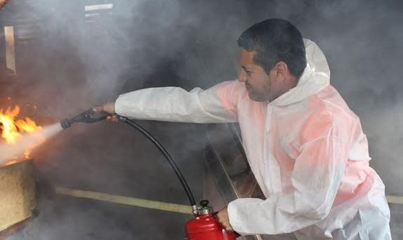 Maspalomas imparte un curso te�rico-pr�ctico en seguridad contra incendios