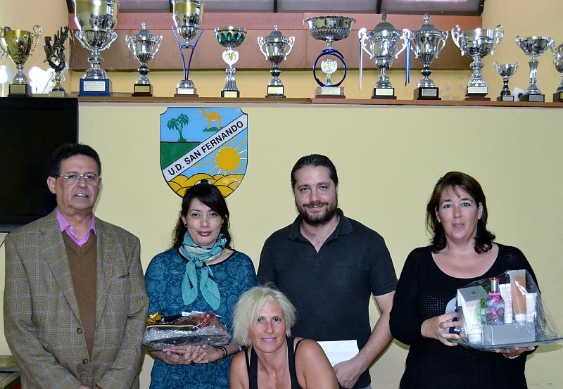 La U.D. San Fernando entrega los premios del sorteo anual