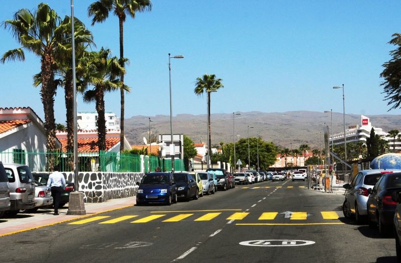 Las obras de conexi�n de  los centros comerciales  cierran la  Avenida de Espa�a 
