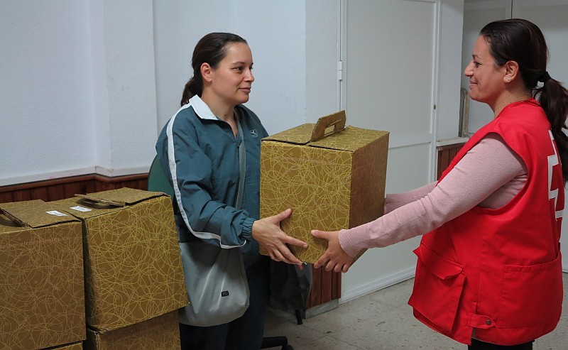 Cruz Roja entrega ayudas b�sicas a cerca de 13.000 personas