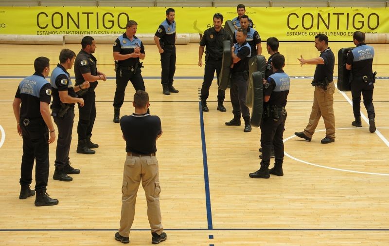 La Polic�a Local se forma para actuar ante situaciones conflictivas  