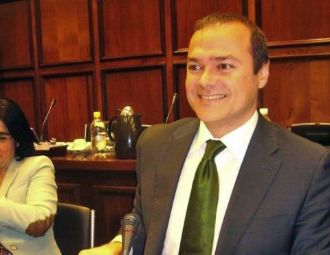 El PSOE exige a Bravo que aclare si est� o no implicado en la sociedad Oasis Dunas Mall S.L.