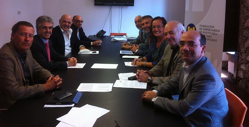 Empresarios tur�sticos y PSOE de Gran Canaria  mantienen reuni�n de trabajo sobre Ley Tur�stica.