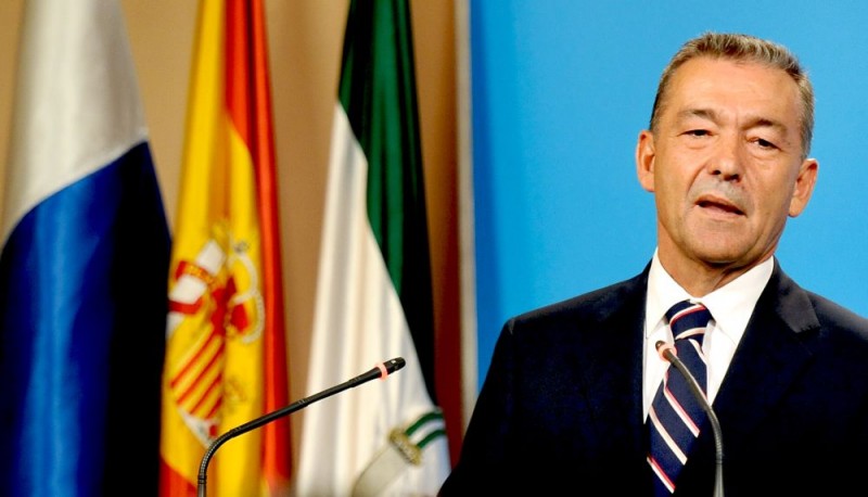 Paulino Rivero: La renovaci�n tur�stica 