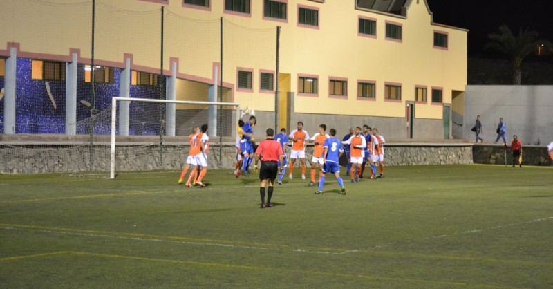 La U.D. SAN FERNANDO  golea 4 - 1 al ACODETTI 