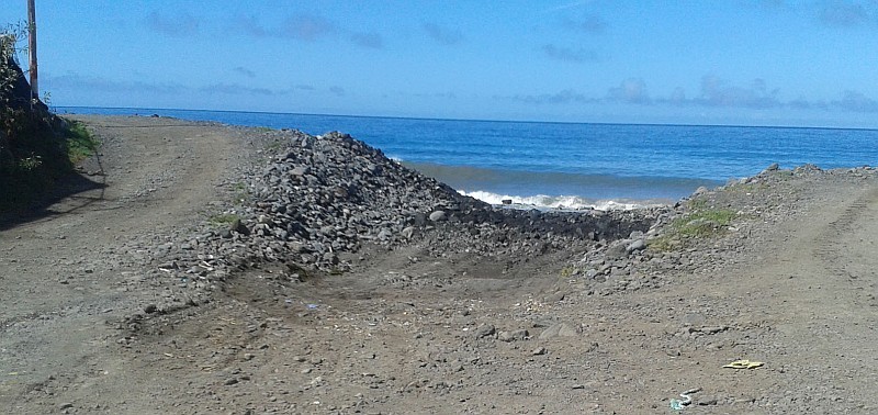 La playa de Tasarte recupera su imagen