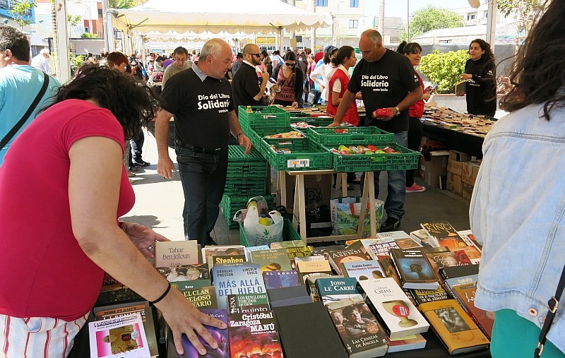 La II Feria del Libro Solidario recoge m�s de 7.500 kilos de alimentos 