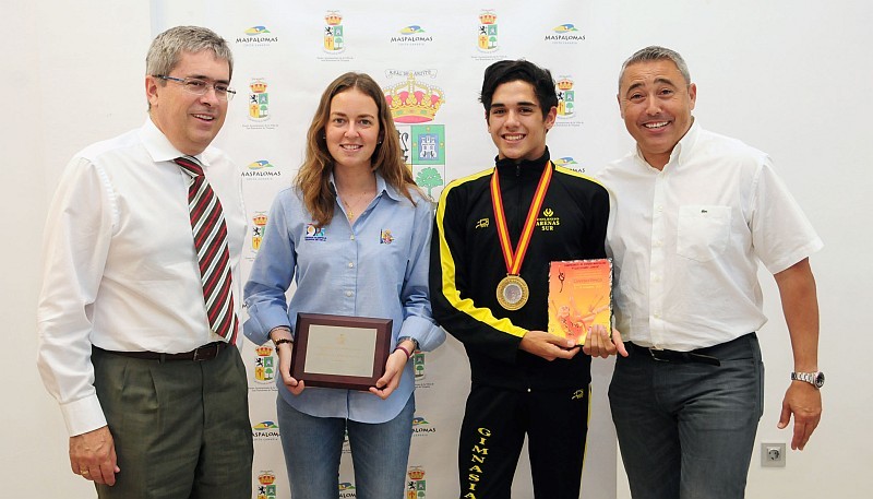 Tirajana aplaude los m�ritos deportivos de los j�venes Sergio P�rez y Sonia Ara�a