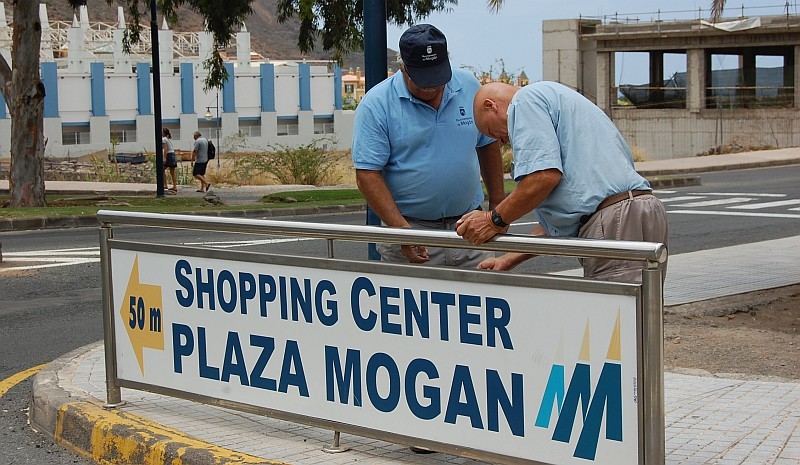 Mog�n retira los soportes ilegales de publicidad de la v�a p�blica