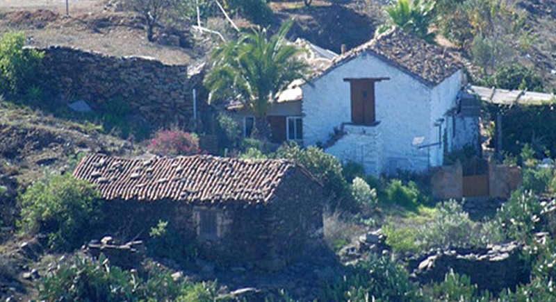 Las viviendas agr�colas de Los Lomos  de Pedro Afonso podr�n regularizarse