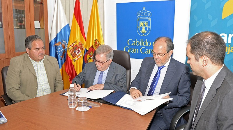 El Cabildo y Caja Rural para apoyar el sector primario con 40.000 euros 