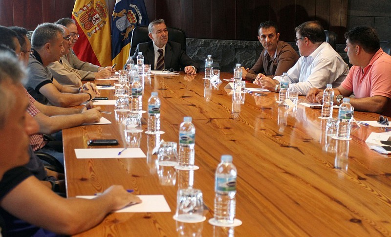 Paulino Rivero propone un frente com�n contra la privatizaci�n de Aena