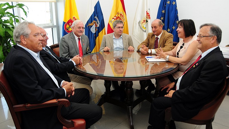 Los Rotarios se comprometen a difundir Maspalomas como ciudad de convivencia y paz